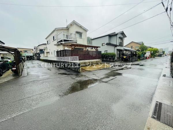 　前面道路含む現地写真　前面道路含む現地写真です