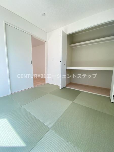 　和室　収納付きの和室です