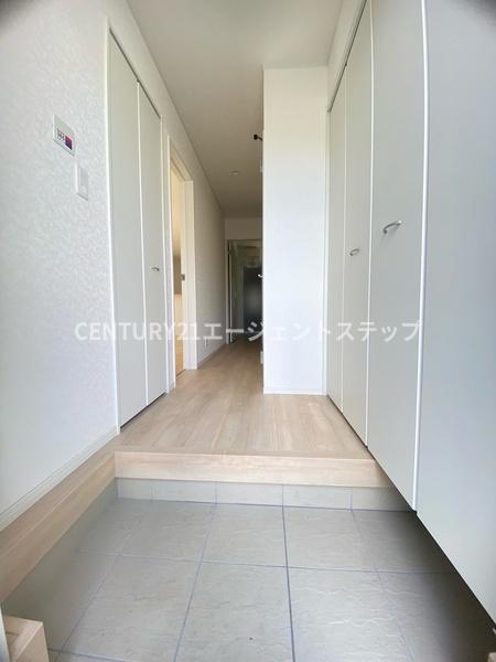 　玄関　玄関収納が充実しています