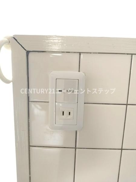 オクトワール宮崎西弐番館 その他 タイル壁のコンセントです オクトワール宮崎西弐番館 その他 タイル壁のコンセントです