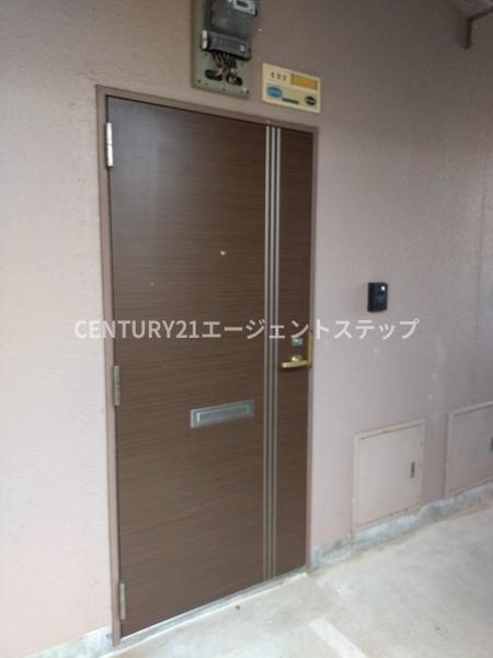 オクトワール宮崎西弐番館 玄関 落ち着いた玄関扉です オクトワール宮崎西弐番館 玄関 落ち着いた玄関扉です