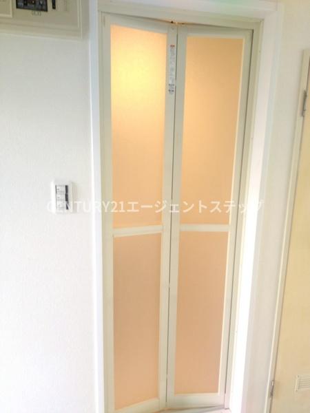 オクトワール宮崎西弐番館 バス バスの扉がシンプルです オクトワール宮崎西弐番館 バス バスの扉がシンプルです