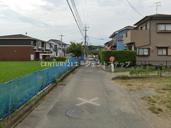 　前面道路含む現地写真　