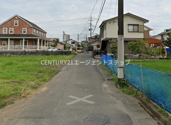 　前面道路含む現地写真　