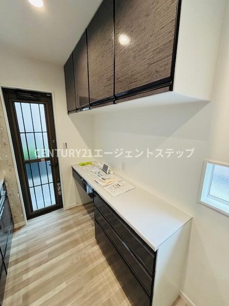 　キッチン　収納が充実したキッチンです