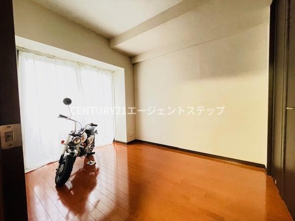 　洋室　洋室は開放感ある空間です