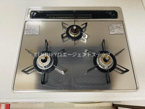 　キッチン　キッチンの三口コンロです