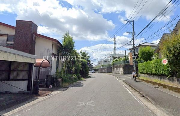　前面道路含む現地写真　前面道路の見通し良好です