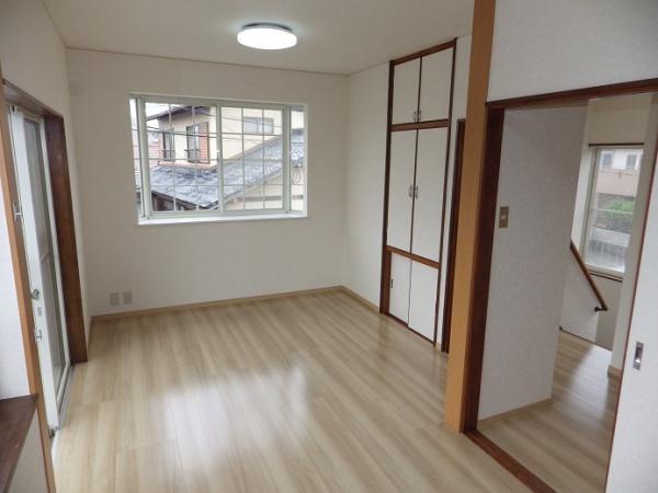 　洋室　洋室の明るさが印象的です