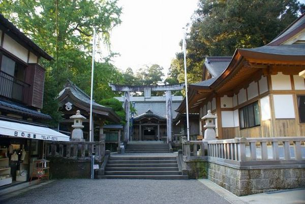 　生目神社（レジャー・観光）／621m　