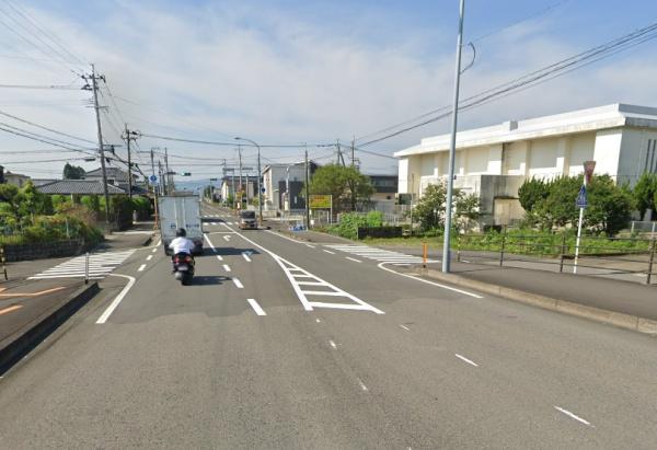 　前面道路含む現地写真　