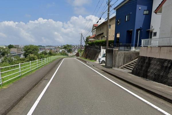 　前面道路含む現地写真　
