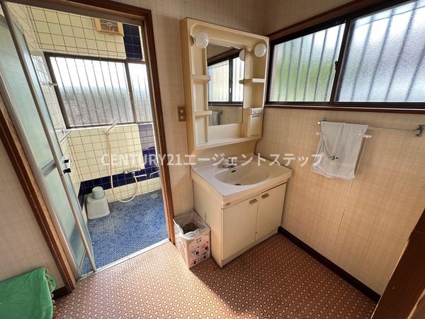　洗面台・洗面所　1階洗面台