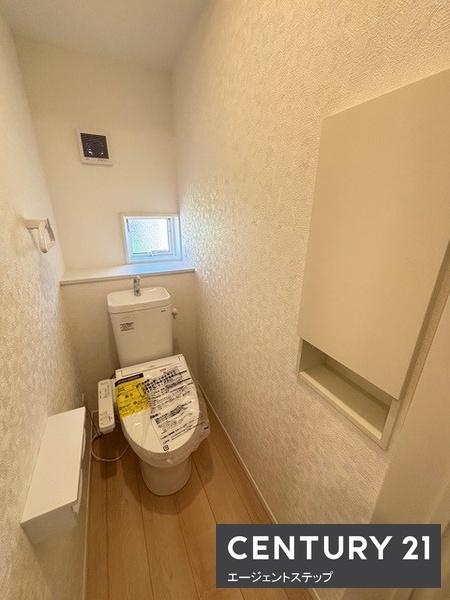 　トイレ　明るいトイレ空間です