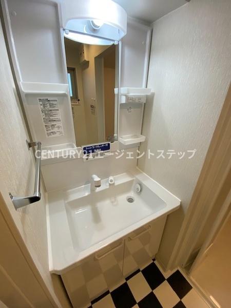 Nuove connessioni　洗面台・洗面所　