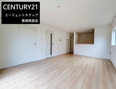 　リビング　リビングは広々としています