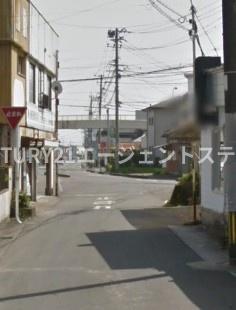 　前面道路含む現地写真　前面道路の様子が分かる現地写真です