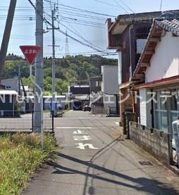 　前面道路含む現地写真　前面道路含む現地写真で落ち着いた雰囲気
