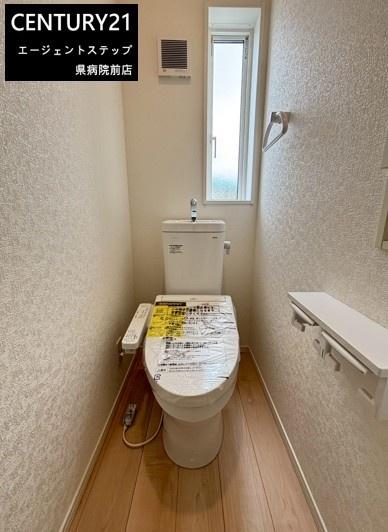　トイレ　明るいトイレ空間です