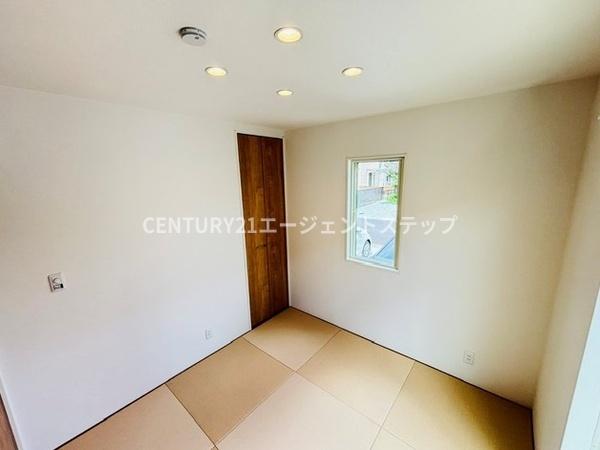 　和室　明るさが魅力の和室です