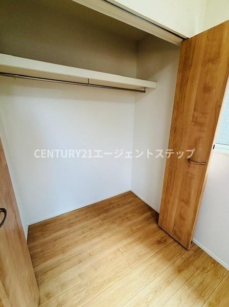 　収納　扉付きの収納スペースです