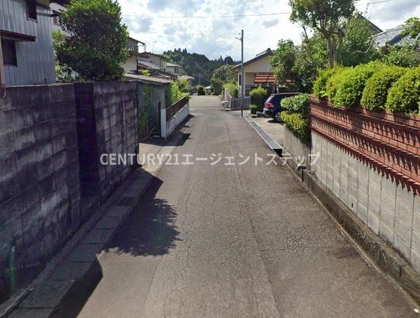 　前面道路含む現地写真　