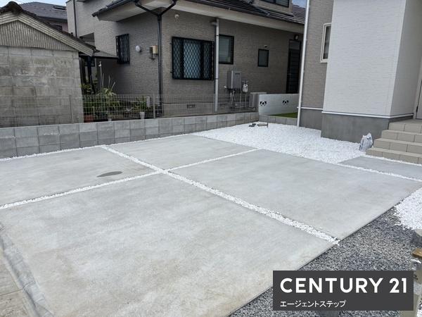 　駐車場　広々とした駐車場が魅力です