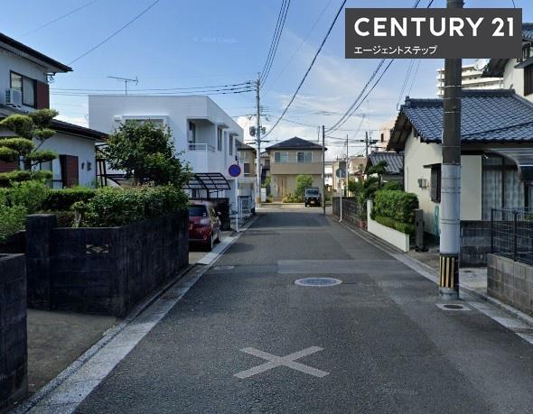 　前面道路含む現地写真　前面道路含む現地写真です