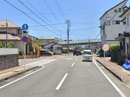 　前面道路含む現地写真　