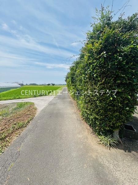 　前面道路含む現地写真　前面道路含む現地写真です