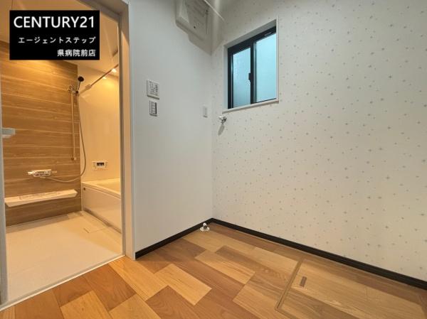 　洗面台・洗面所　洗面台・洗面所が明るい印象です