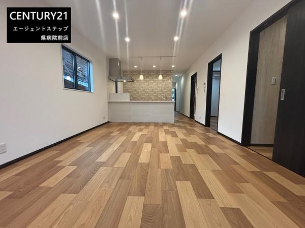 　リビング　リビングの開放感が魅力です