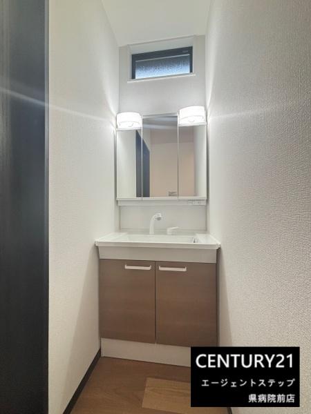 　洗面台・洗面所　洗面台・洗面所が明るい印象です