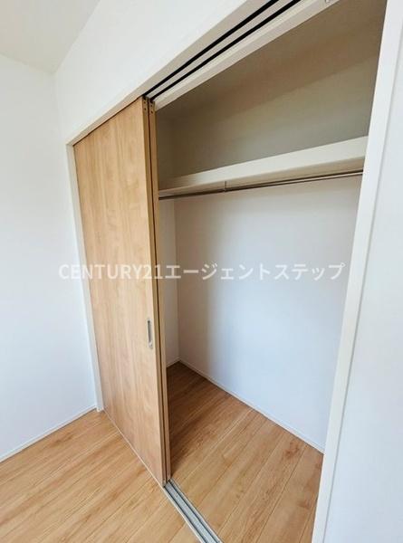 　収納　木目調の収納が魅力です