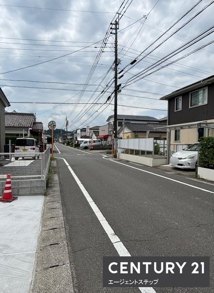 　前面道路含む現地写真　