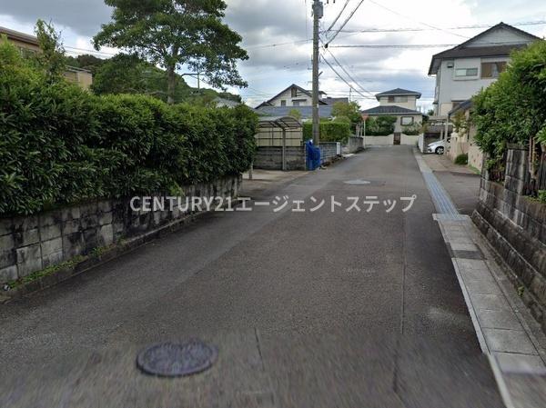 　前面道路含む現地写真　