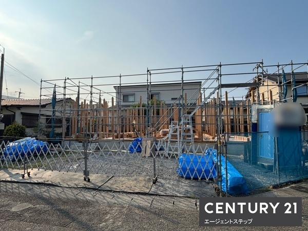 　その他現地　建築中の外観がポイントです