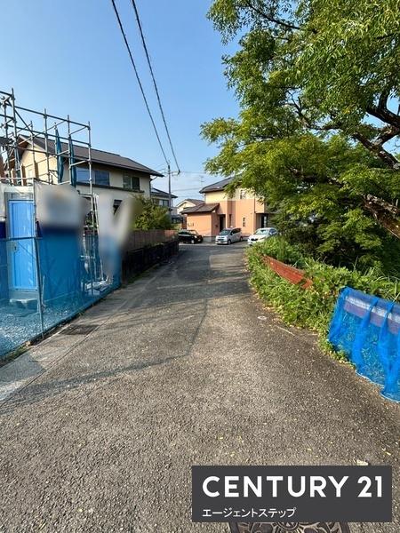 　前面道路含む現地写真　前面道路含む現地写真です