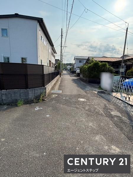　前面道路含む現地写真　前面道路含む現地写真です