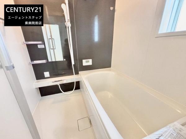 　バス　バスの明るい空間です