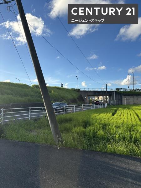 　前面道路含む現地写真　前面道路含む現地写真で環境が分かります