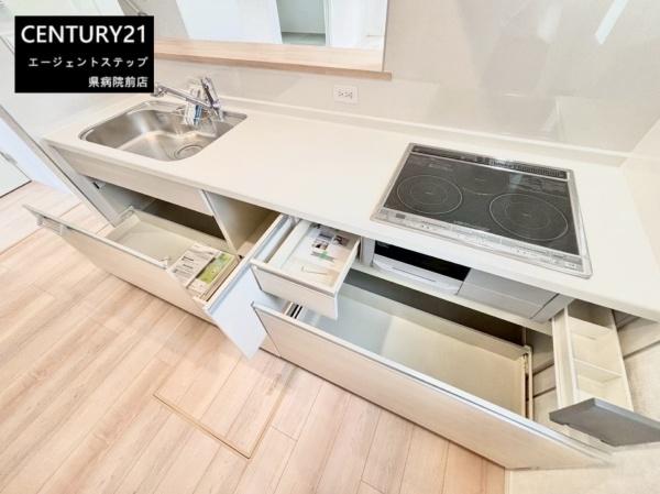 　キッチン　収納が充実したキッチンです