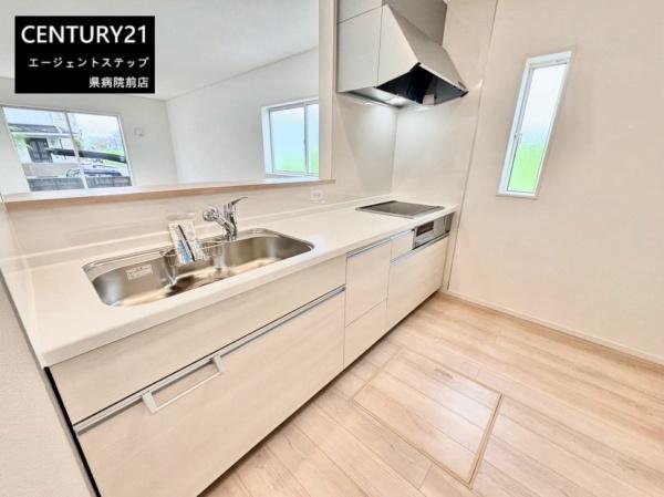 　キッチン　明るいキッチン空間です