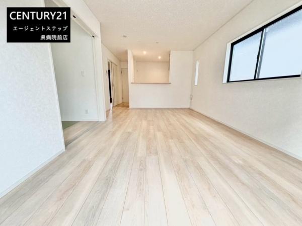 　リビング　明るいリビングが魅力です