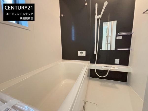 　バス　バスのアクセントクロスが印象的です