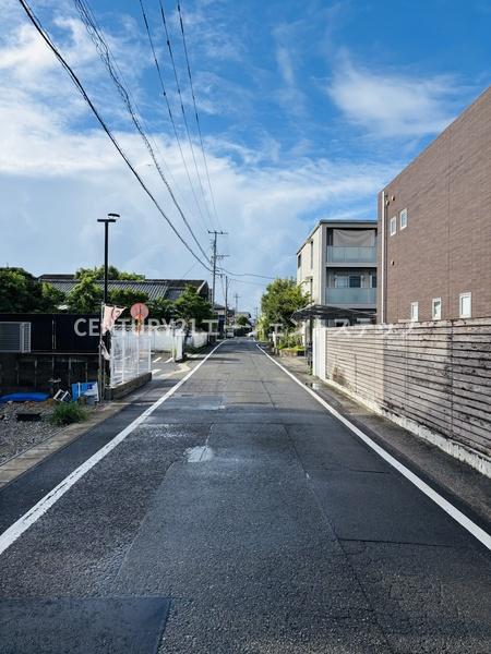 　前面道路含む現地写真　