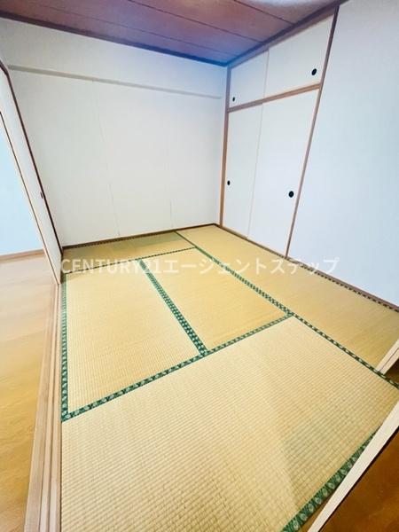 サーパス青葉町　和室　和室の畳が印象的です