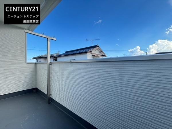 　バルコニー　広さが魅力のバルコニーです