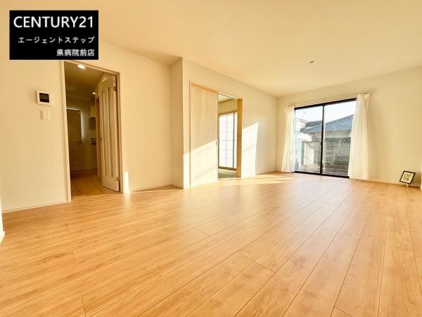 　リビング　リビングの広さが魅力です