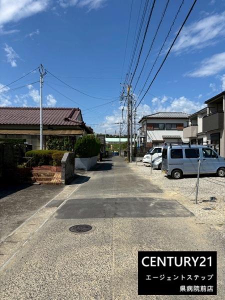 　前面道路含む現地写真　前面道路含む現地写真です